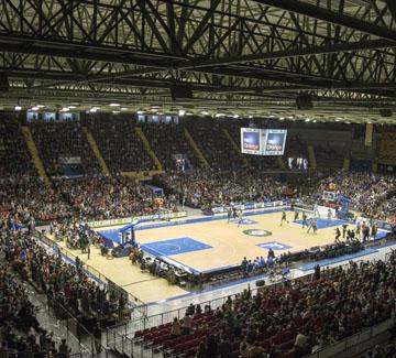 pabellon san pablo lleno público grada